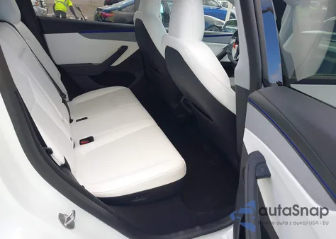 2026 Tesla Model Y Long Range Dual Motor All-Wheel Drive z USA, uszkodzony, nr VIN 7SAYGDEDXTF378062